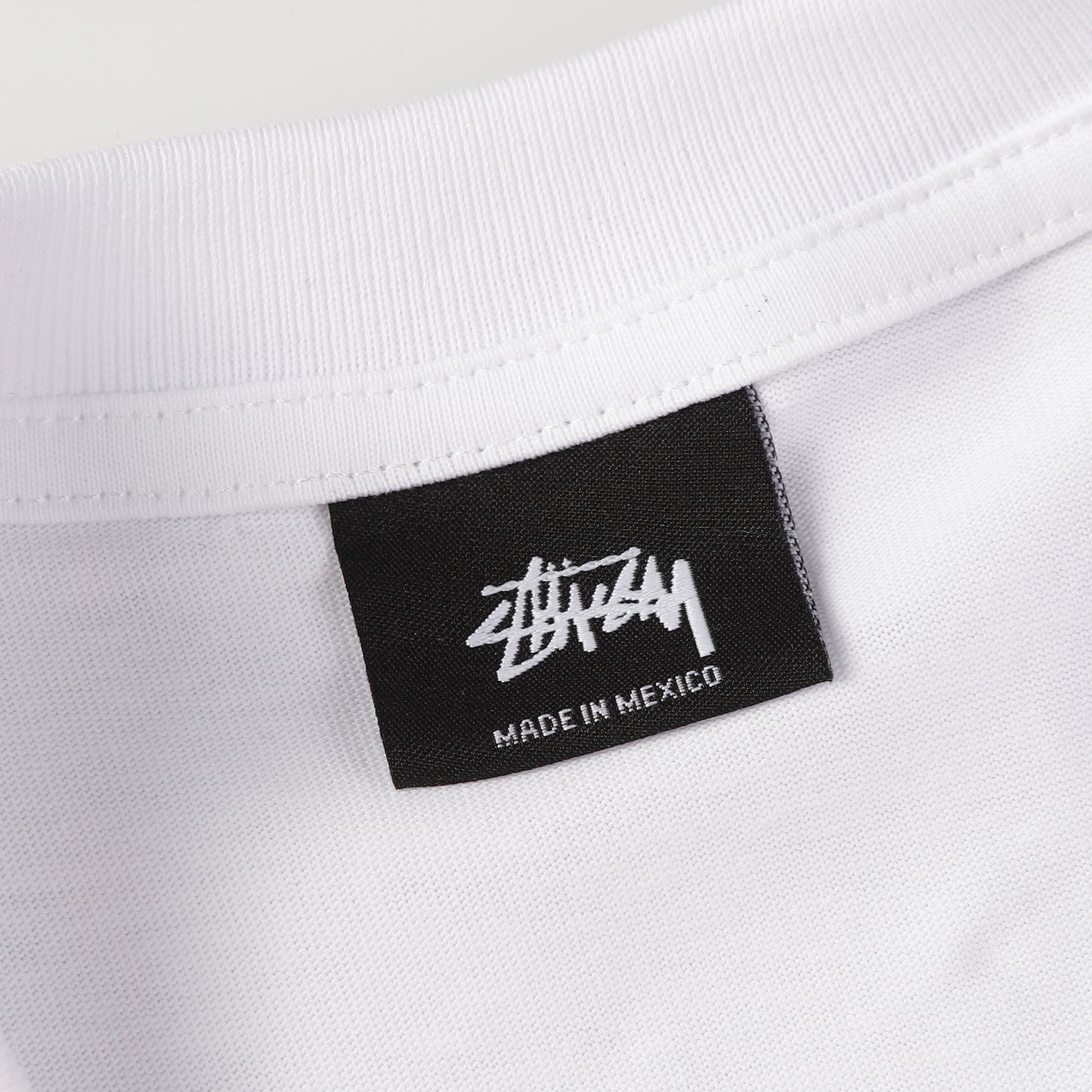 Stüssy strawberry white